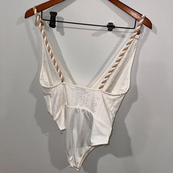 Zara White Bodysuit - Picture 2 of 3